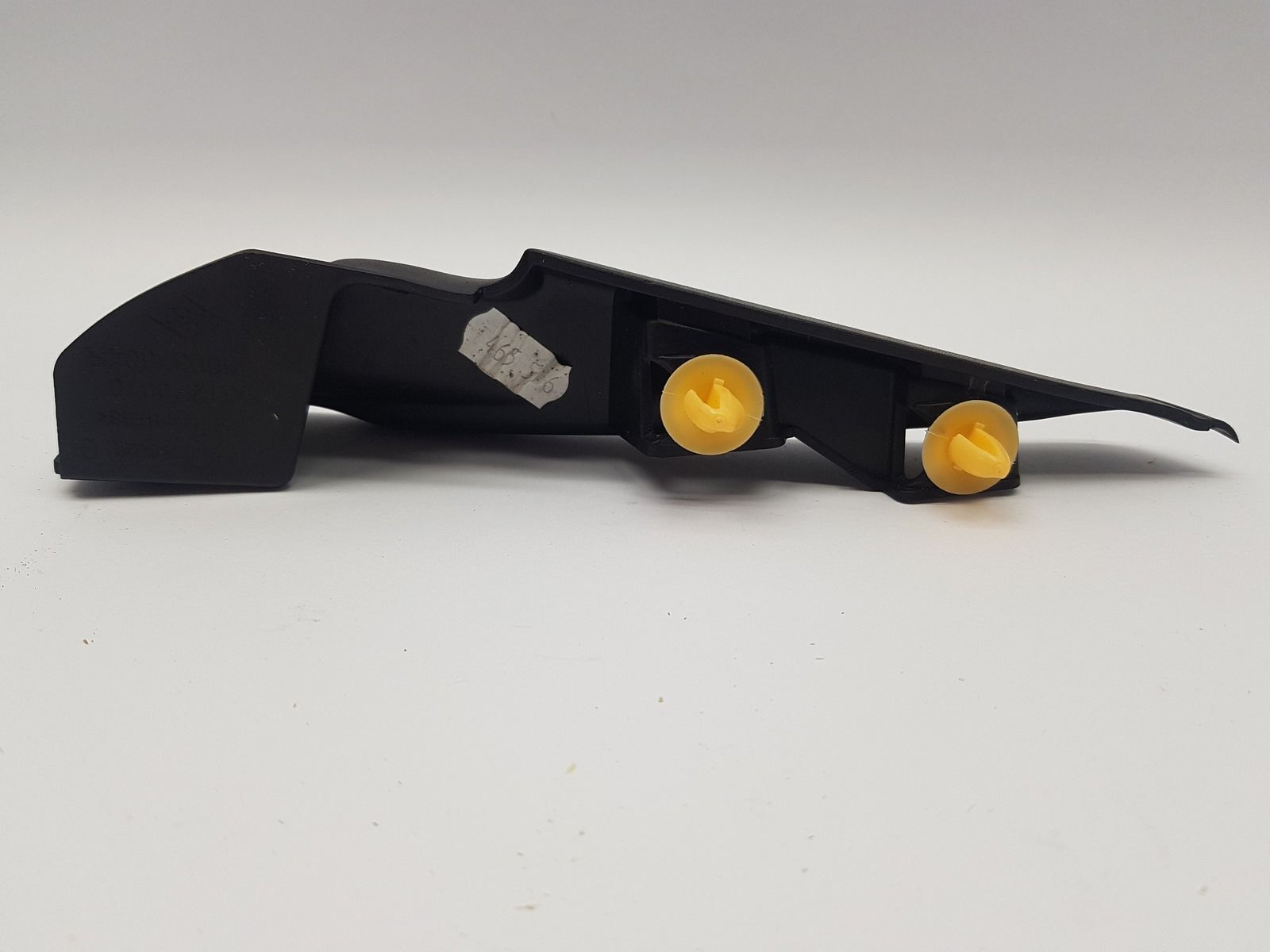 Ön Cam Sol Alt Köşe Plasti̇ği̇