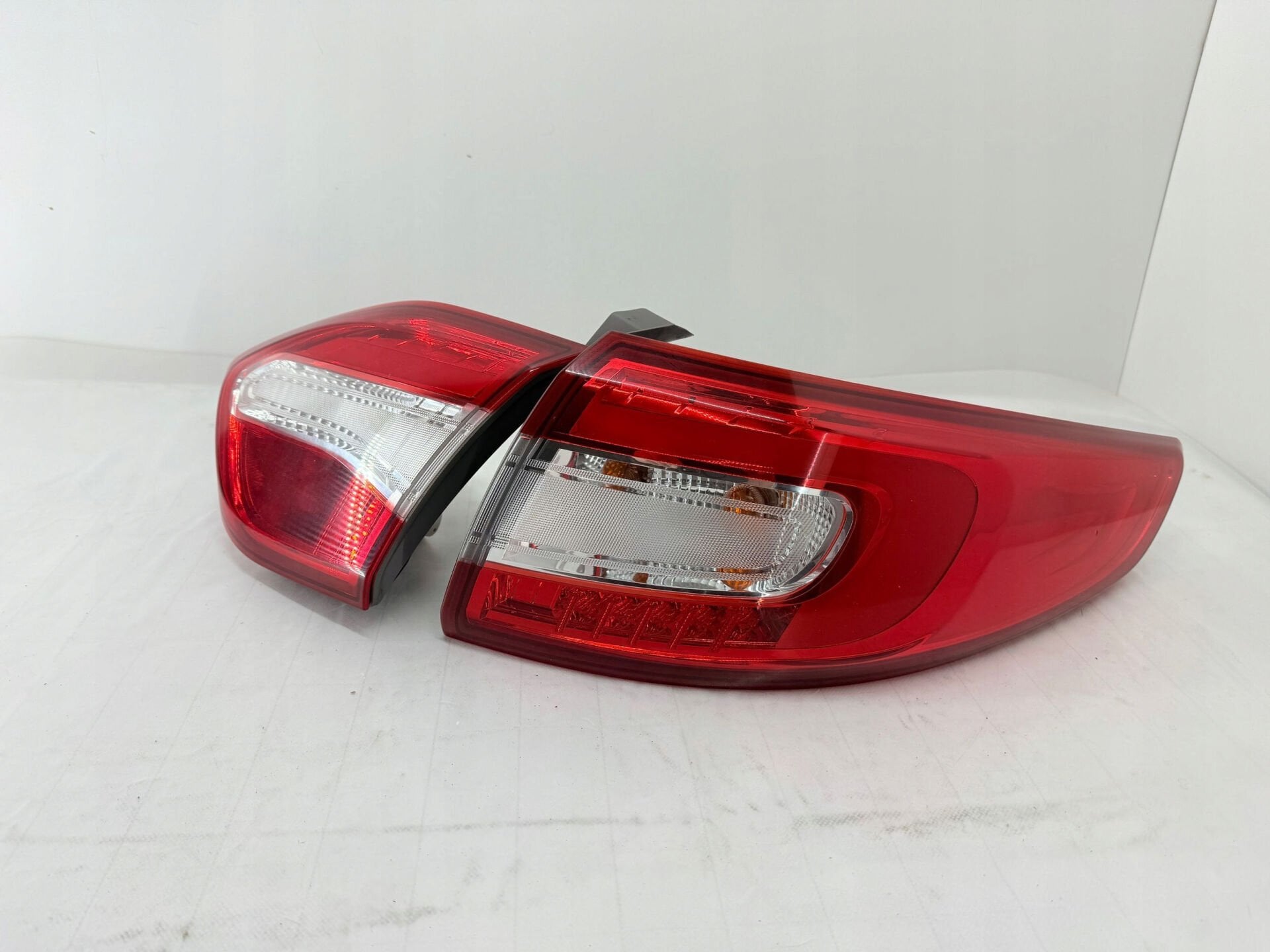 Fluence Sağ Diş Stop Lambası (Ledli) (2010 - 2012) 265507871R - Renault Mais